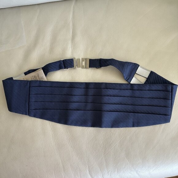 Silk cummerbund in black | GUCCI® US NEW GUCCI SILK CUMMERBUND Dark Blue Sz M 100% Authentic Made In Italy GG